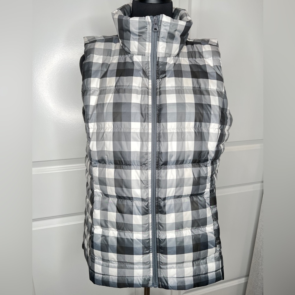 Land’s End Plaid Puffer Vest Size L NWT
